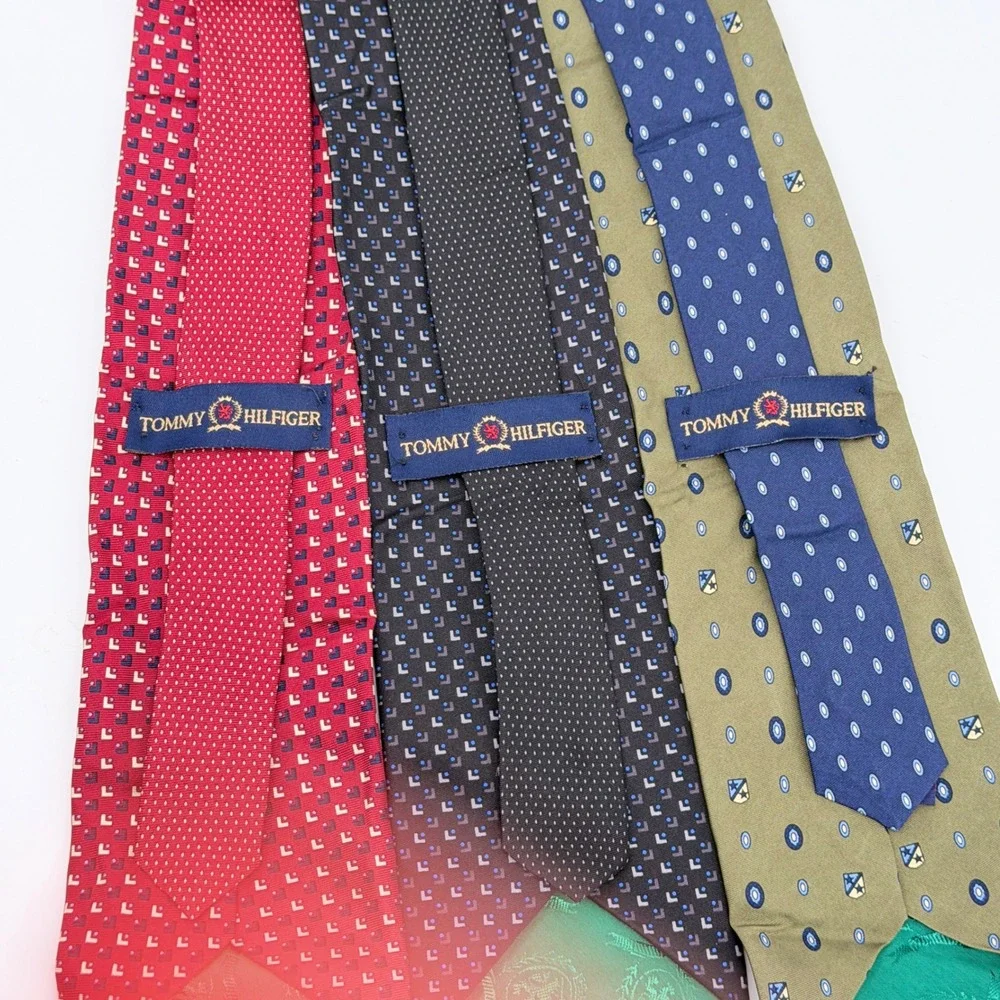 Lot‎ of 3 Tommy Hilfiger Mens Silk Ties Geometric Crest Red Green Black Italy